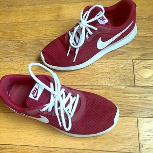 Gently used Nike shoes